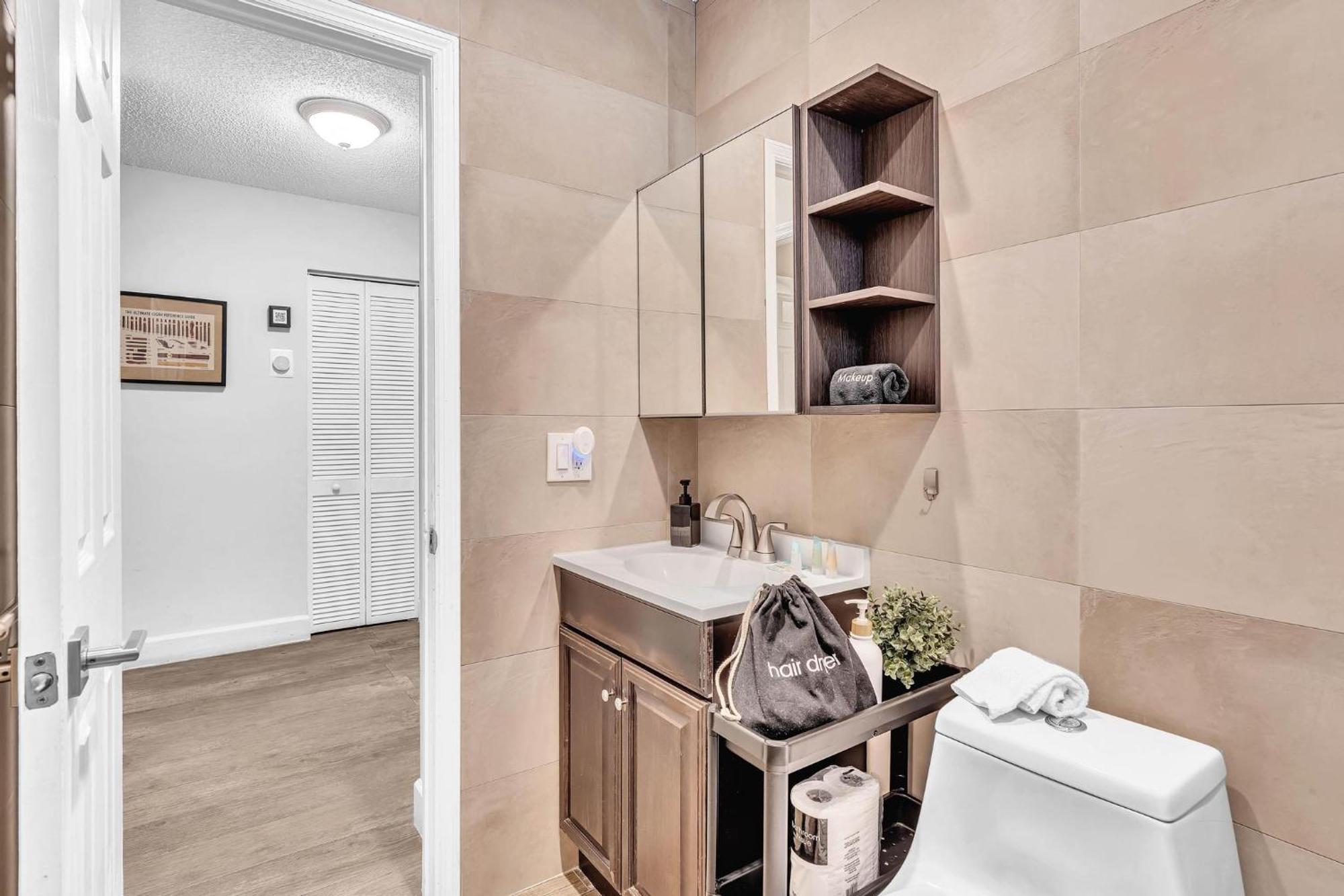 Estelo'S Place - Modern Townhouse With King Bed, Only 5 Min From The Airport! Маямі Екстер'єр фото